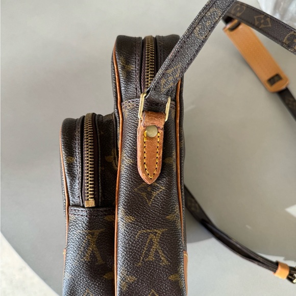 Authentic Gently used Louis Vuitton Amazone Crossbody bag - Picture 4 of 9